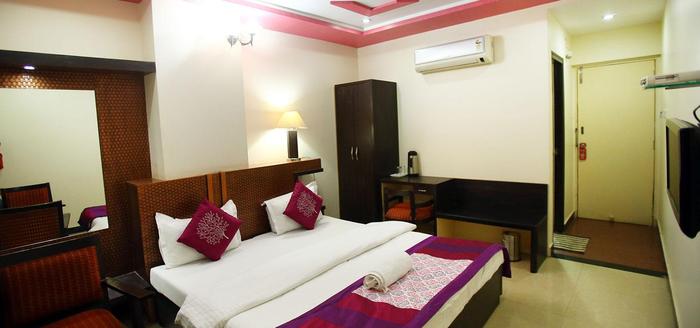 Hotel Monarch